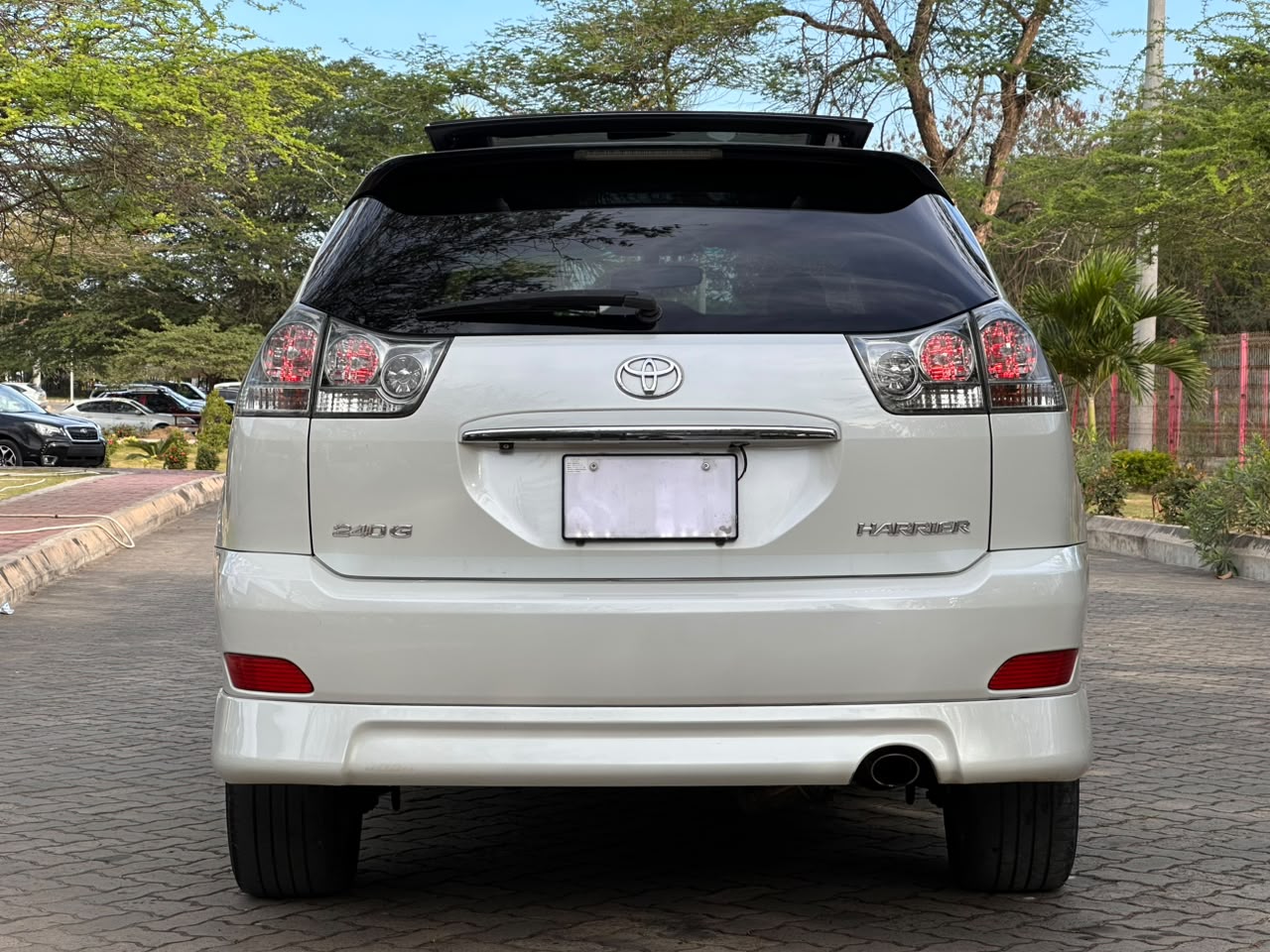 TOYOTA HARRIER thumbnail 9